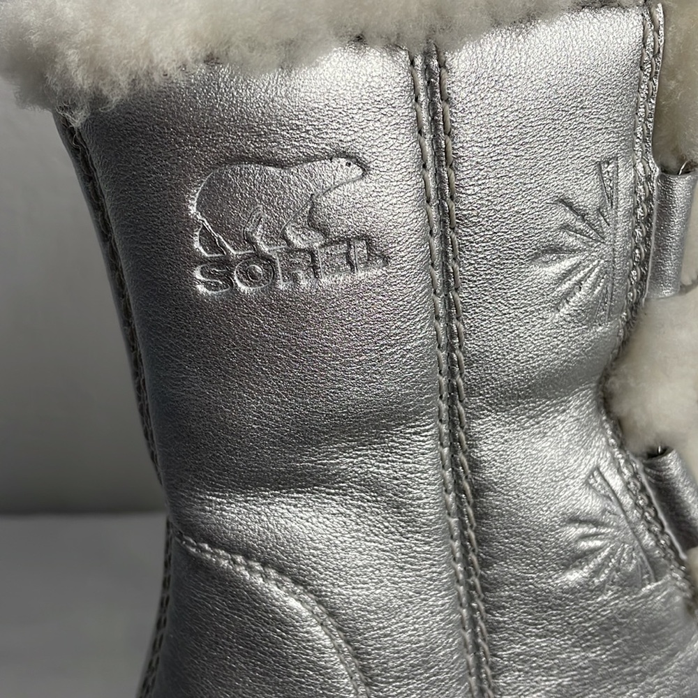 NWOT Disney x Sorel Joan of Artic wedge boots 5.5 Style #LL3660-034 - Picture 2 of 11